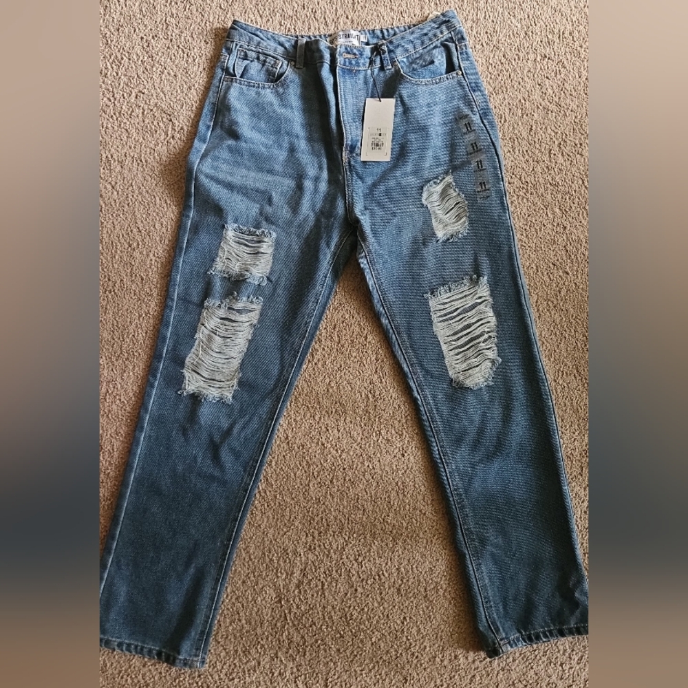 Refuge Blue 90's Straight Leg Jeans with Distressed Details